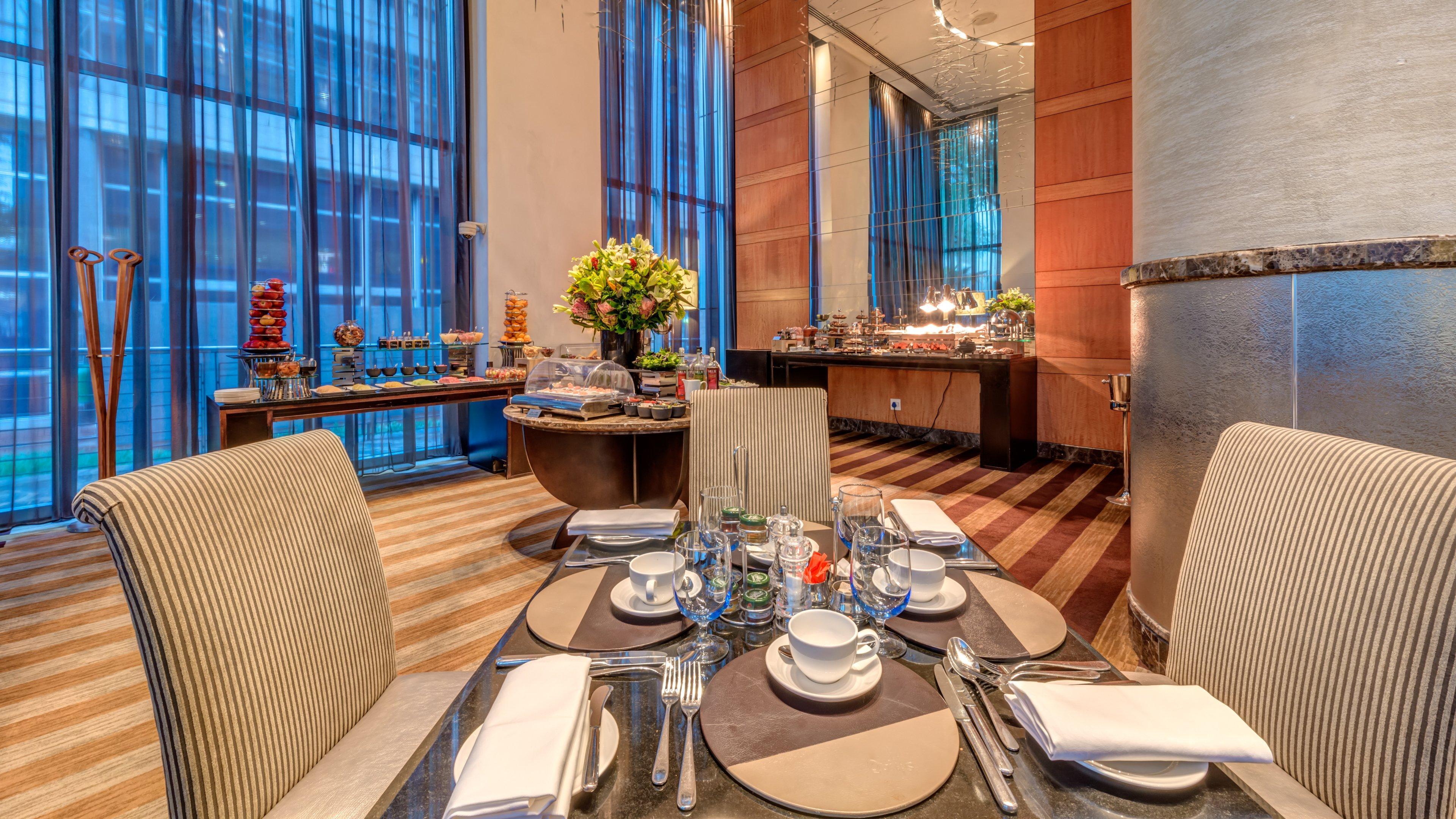 Intercontinental Johannesburg Or Tambo Airport Hotel By Ihg Kempton Park Extérieur photo The Club Lounge at the Ritz-Carlton, Dubai