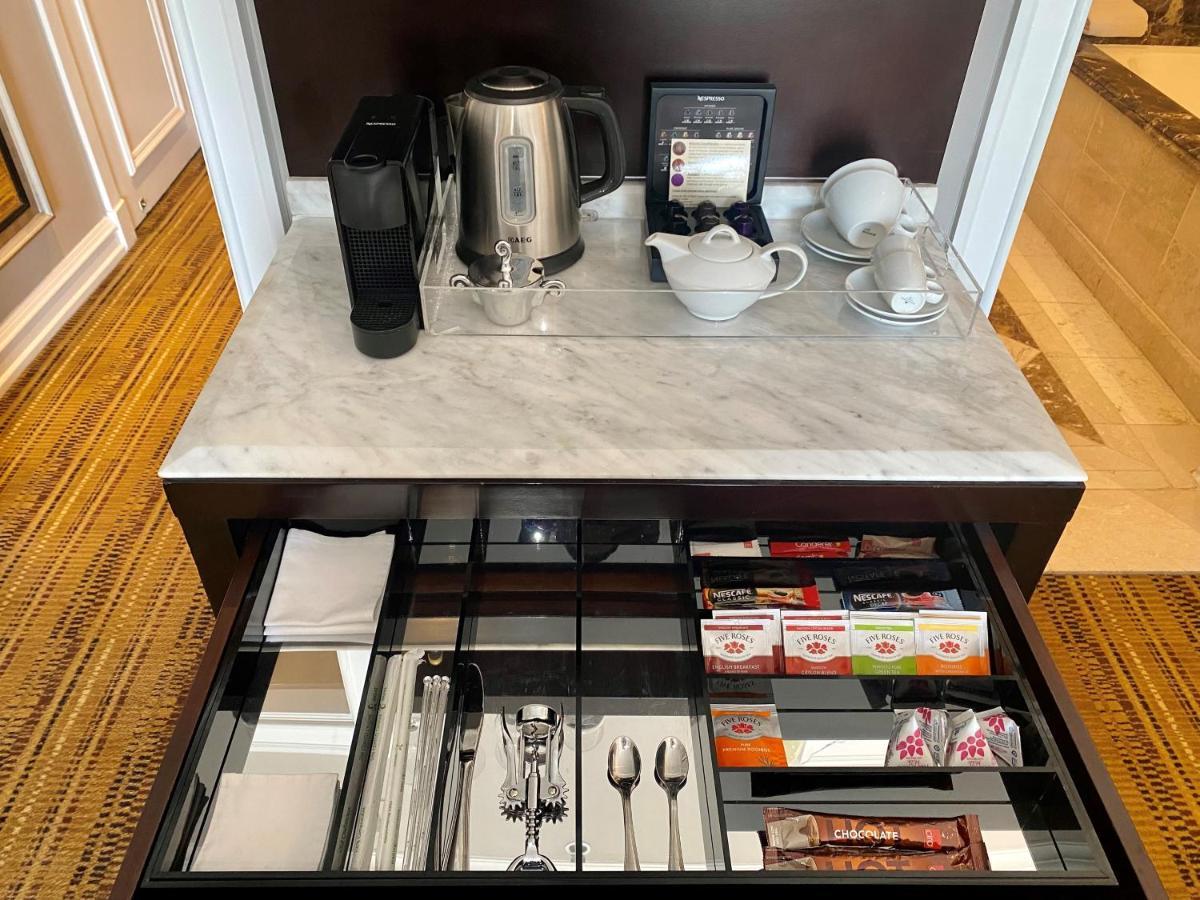 Intercontinental Johannesburg Or Tambo Airport Hotel By Ihg Kempton Park Extérieur photo A drawer with a Nespresso machine
