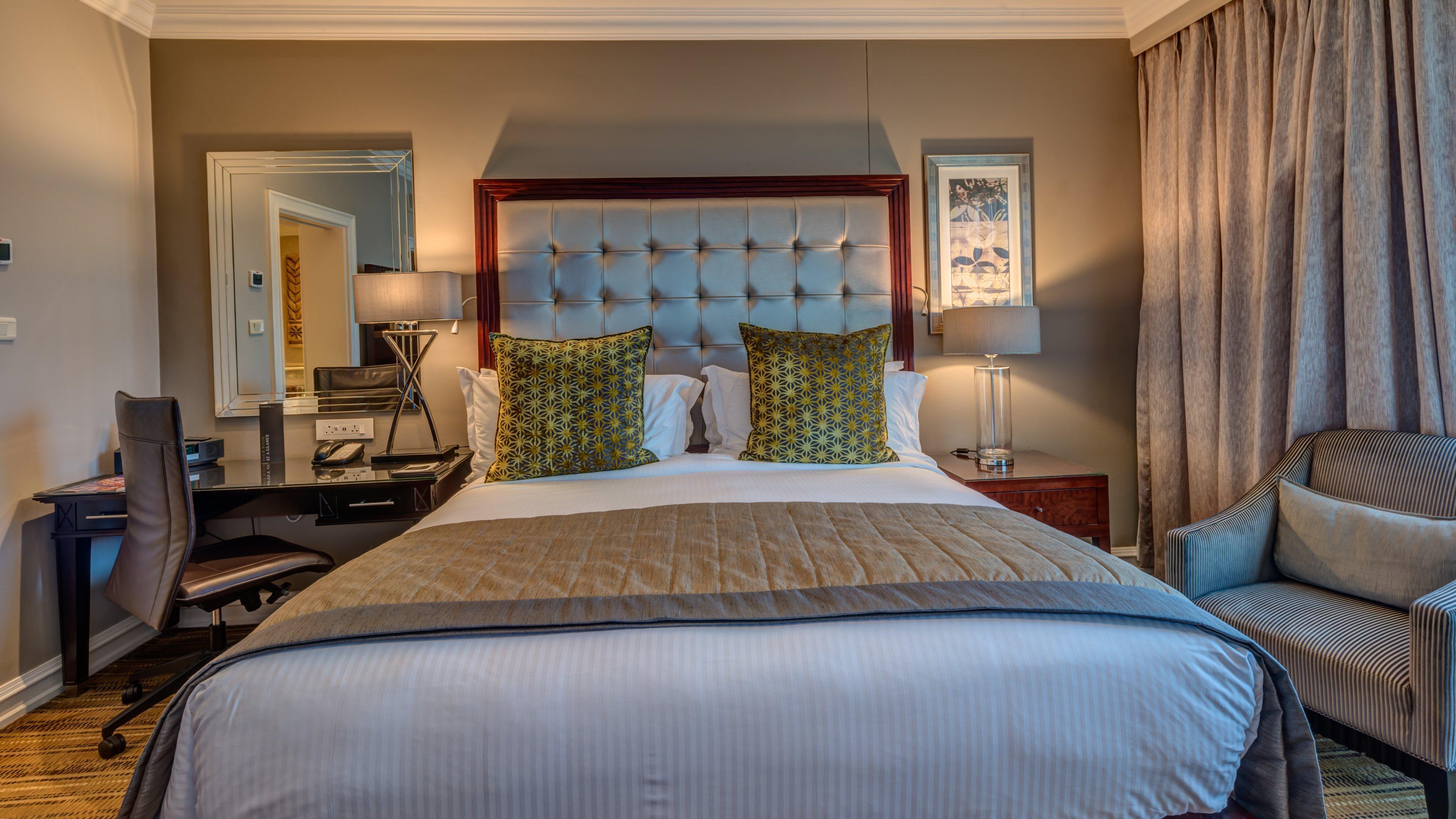 Intercontinental Johannesburg Or Tambo Airport Hotel By Ihg Kempton Park Extérieur photo A bedroom at the hotel