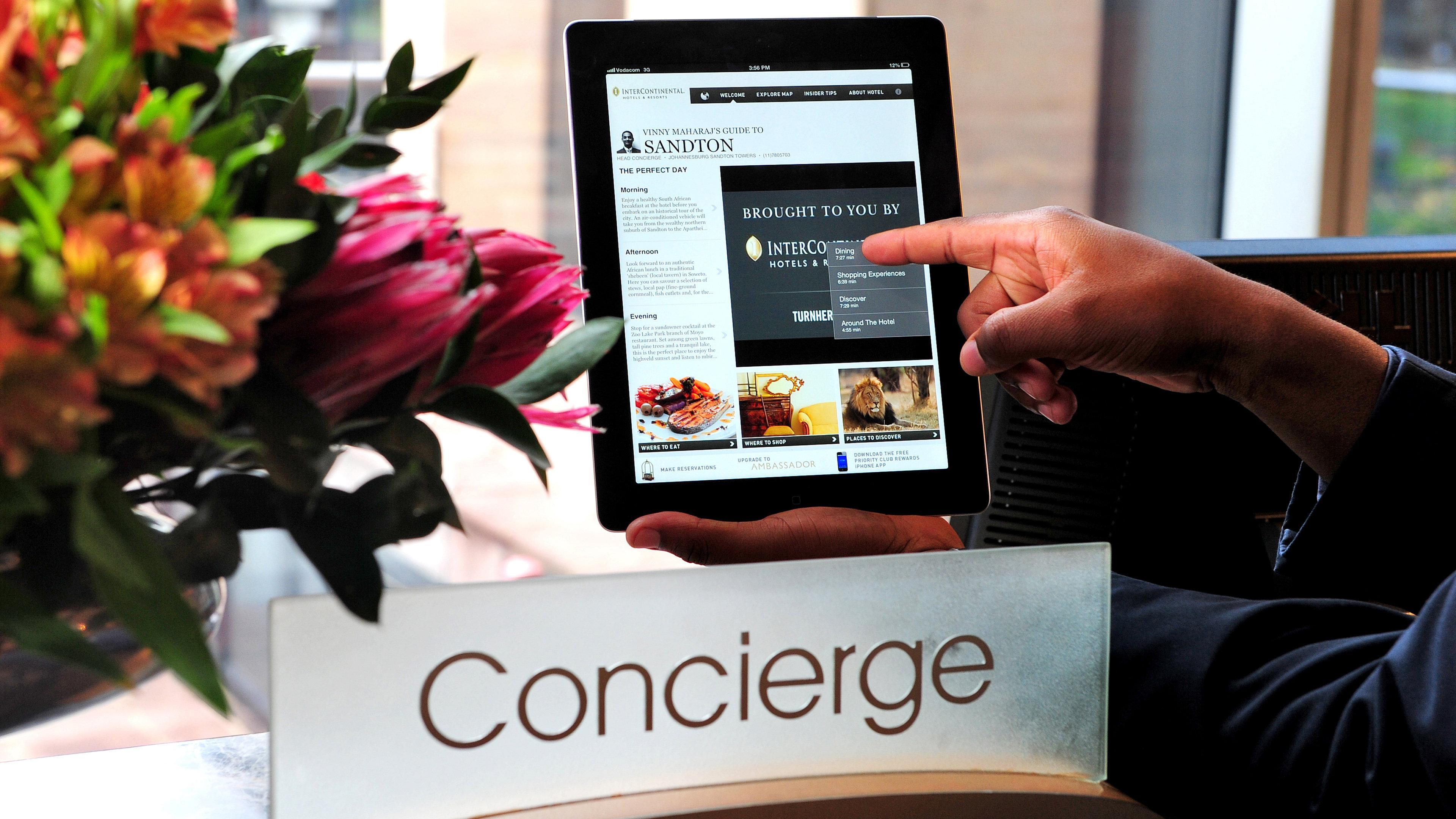 Intercontinental Johannesburg Or Tambo Airport Hotel By Ihg Kempton Park Extérieur photo Concierge service