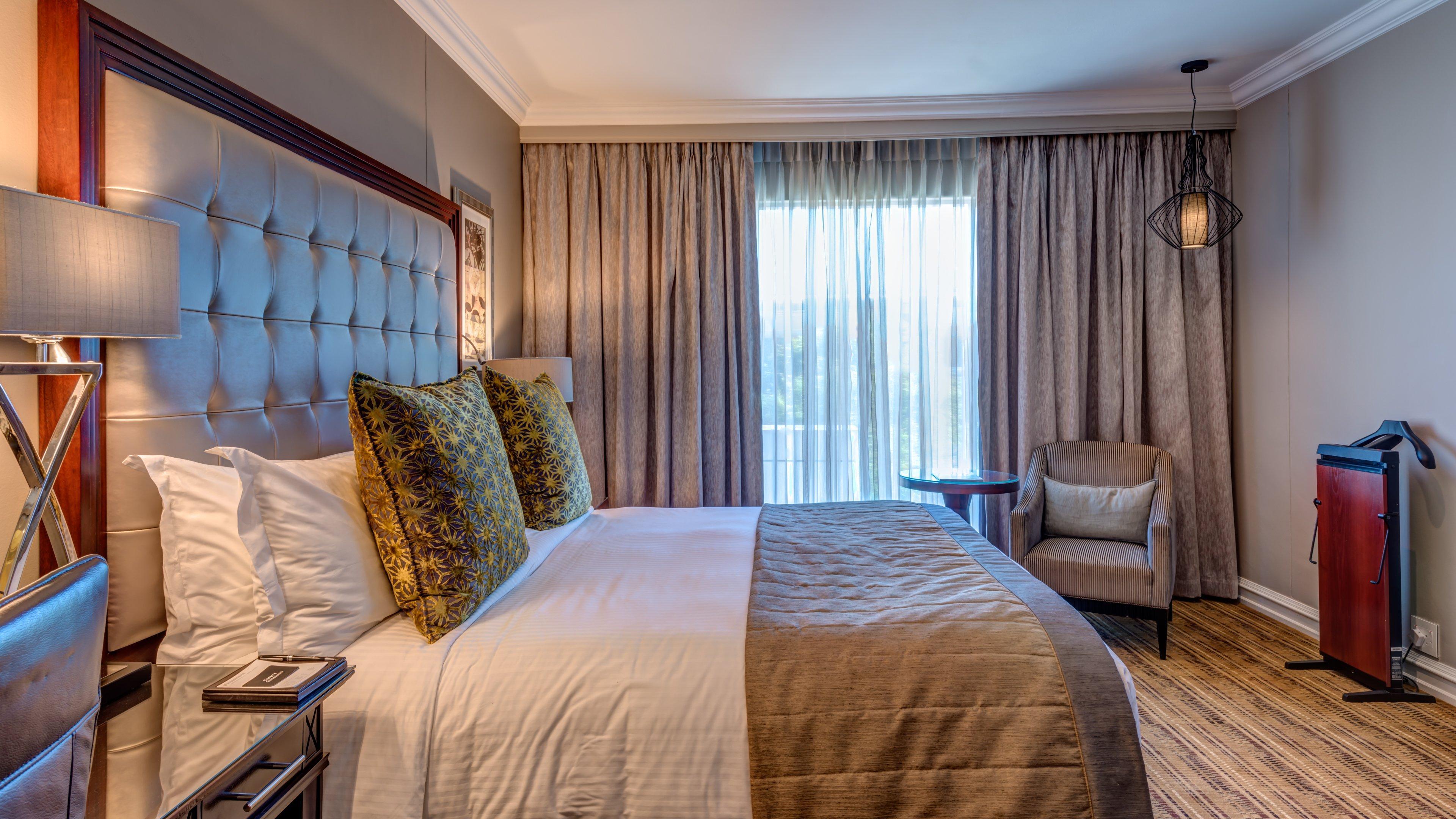 Intercontinental Johannesburg Or Tambo Airport Hotel By Ihg Kempton Park Extérieur photo A bedroom at the hotel